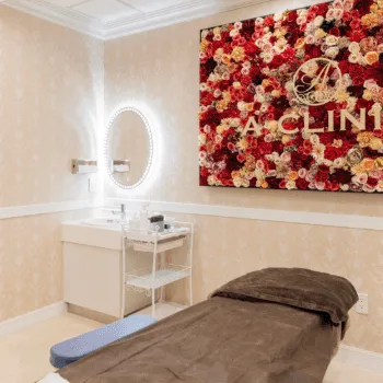 A CLINIC 福岡院の刺青除去を受ける施術室