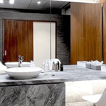 ReBeAS CLINICの刺青除去を受けた後のパウダールーム