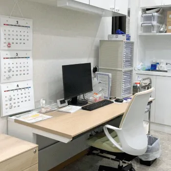 よつば会クリニック 博多院の刺青除去を受ける前の診察室