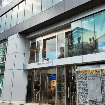 湘南美容皮フ科 福岡1院の外観の様子