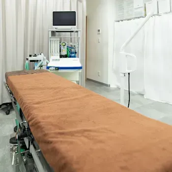 東京美容外科 福岡院の肩ボトックスを受ける施術室