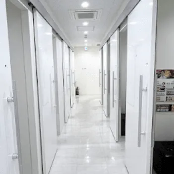 湘南美容クリニック 広島院の刺青除去を受ける前の廊下