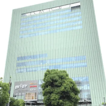 神成美容外科の刺青除去を受けるクリニックが入っているビルの外観