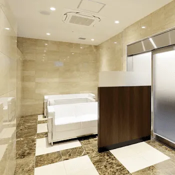 共立美容外科 兵庫1院の刺青除去を受ける前の待合室