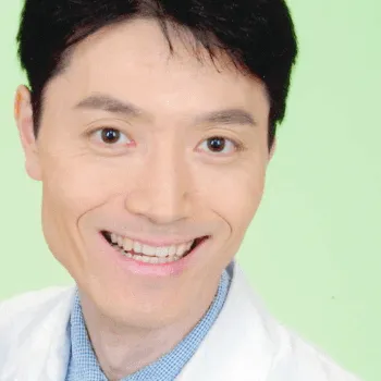 エクセルメディカルクリニックの刺青除去を受ける前の診察を担当する医師