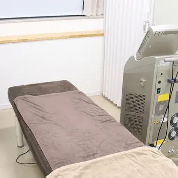 いしい形成クリニック の刺青除去を受ける施術室