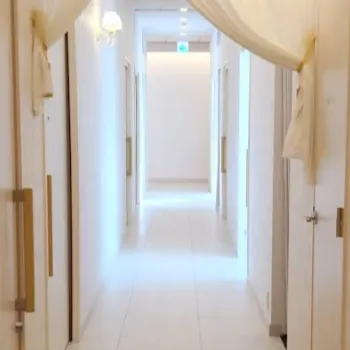 eクリニック 金沢本院の肩ボトックスを受ける前の廊下