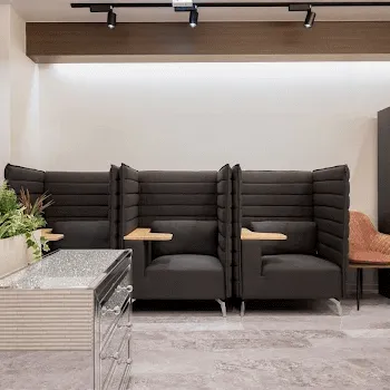 いけざわ神戸元町クリニックのケミカルピーリングを受ける前の待合室