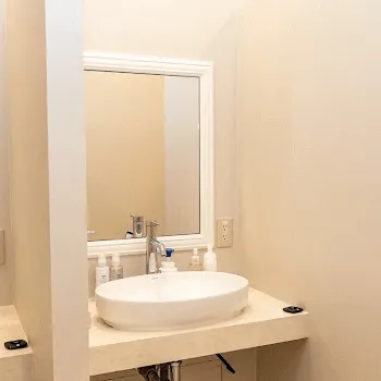 ルラ(LULA)美容クリニック 神戸院のケミカルピーリングを受けた後のパウダールーム