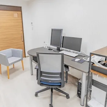 新神戸ウェルネスクリニックのケミカルピーリングを受ける前の診察室