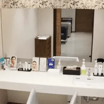 新神戸ウェルネスクリニックのケミカルピーリングを受けた後のパウダールーム