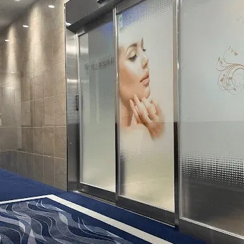 共立美容外科 神戸三宮院の入口の様子