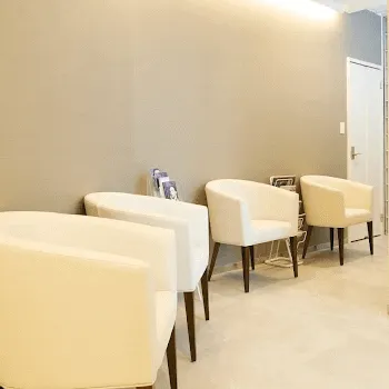 杉本美容形成外科の刺青除去を受ける前の待合室