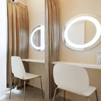 杉本美容形成外科の刺青除去を受けた後のパウダールーム