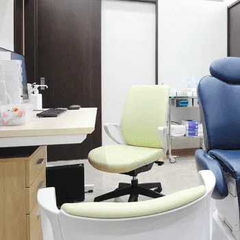 よつば会クリニック 神戸・ハーバーランド院の刺青除去を受ける前の診察室