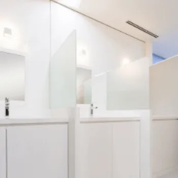 ソノクリニック 神戸院の肩ボトックスを受けた後のパウダールーム