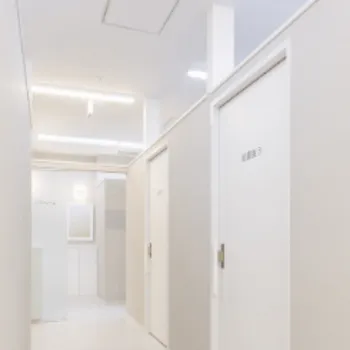 ソノクリニック 神戸院の肩ボトックスを受ける医院の院内の様子