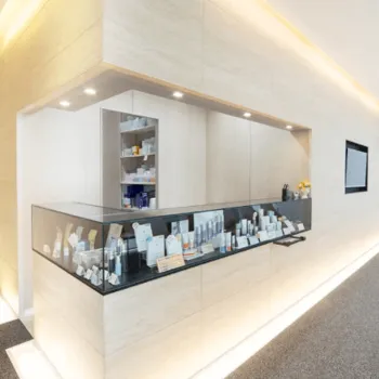 御所南はなこクリニックのデンシティを受ける前の受付