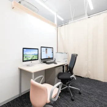 からすま片山形成外科のデンシティを受ける前の診察室