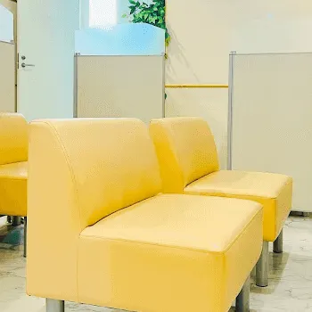 共立美容外科 名古屋院のケミカルピーリングを受ける前の待合室