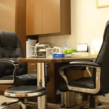 城本クリニック 名古屋のケミカルピーリングを受ける前の診察室