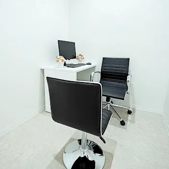 TCB東京中央美容外科 名古屋3院のケミカルピーリングを受ける前の診察室