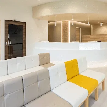 うえだ皮膚科内科 八田院のケミカルピーリングを受ける前の待合室