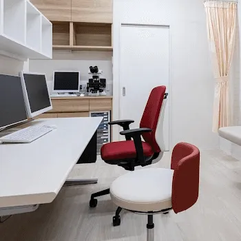 うえだ皮膚科内科 八田院のケミカルピーリングを受ける前の診察室