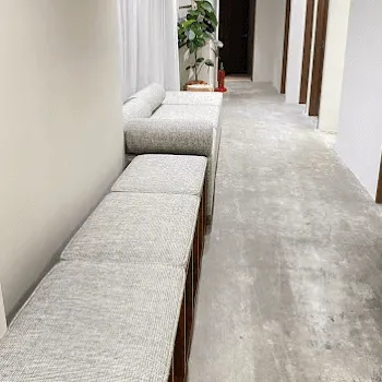 LIGHT CLINIC 名古屋院のオンダリフトを受ける前の待合室