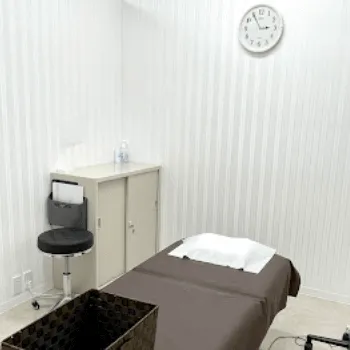 TCB東京中央美容外科 名古屋3院のピコスポットを受ける施術室