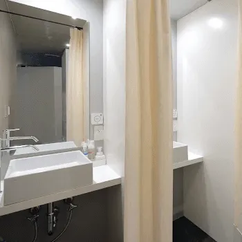 Mスキンクリニックの刺青除去を受けた後のパウダールーム