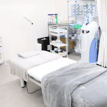 銀座美容クリニック大分院の刺青除去を受ける施術室