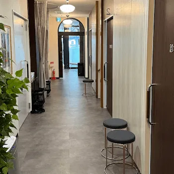 河田外科形成外科の刺青除去を受ける前の廊下