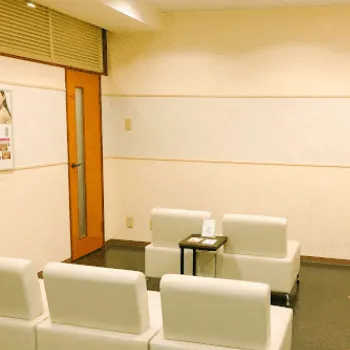 共立美容外科 岡山院の刺青除去を受ける前の待合室
