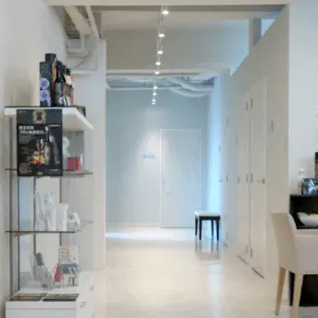 ジョウクリニック 那覇院の肩ボトックスを受ける医院の院内の様子