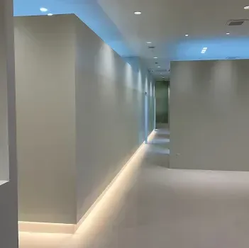 クララ美容皮膚科 那覇院の肩ボトックスを受ける医院の院内の様子