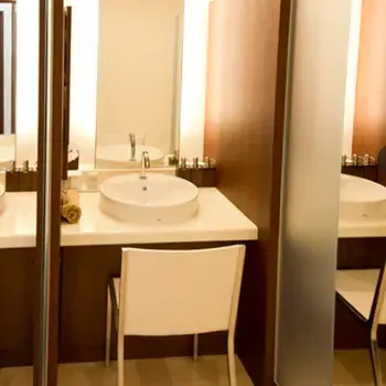 品川スキンクリニック 沖縄院の肩ボトックスを受けた後のパウダールーム