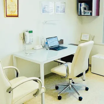 共立美容外科 大阪2院のケミカルピーリングを受ける前の診察室