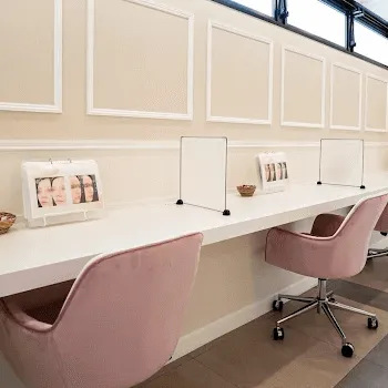 ルラ(LULA)美容クリニック 大阪2院のケミカルピーリングを受ける前の待合室