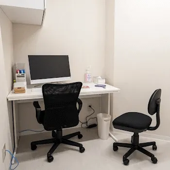 ルラ(LULA)美容クリニック 大阪2院のケミカルピーリングを受ける前の診察室