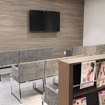 品川美容外科 大阪2院のケミカルピーリングを受ける前の待合室