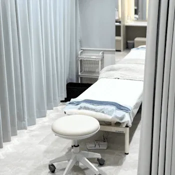 クリニーク大阪心斎橋のデンシティを受ける施術室