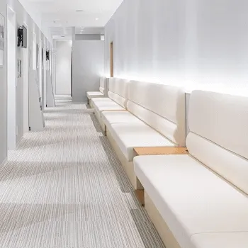 デイリースキンクリニック 大阪1院のデンシティを受ける前の待合室