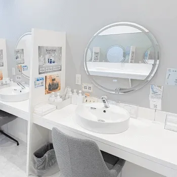 デイリースキンクリニック 大阪1院のデンシティを受けた後のパウダールーム