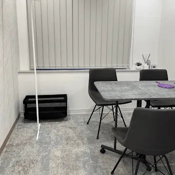 大阪Houreisen美容皮膚科のデンシティを受ける前のカウンセリングルーム