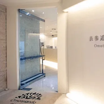 表参道スキンクリニック大阪院の入口の様子