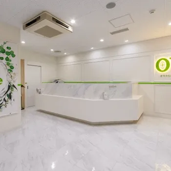 オラクル美容皮膚科 大阪1院のデンシティを受ける前の受付