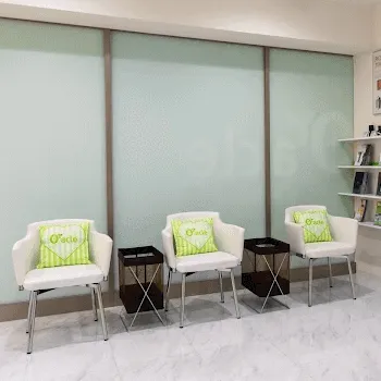 オラクル美容皮膚科 大阪1院のデンシティを受ける前の待合室