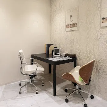 オラクル美容皮膚科 大阪1院のデンシティを受ける前の診察室