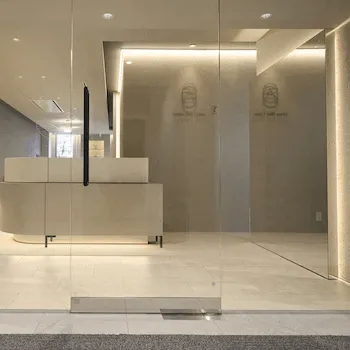 Uraraスキンクリニックの入口の様子